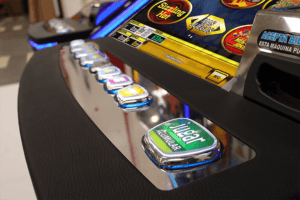 maquina tragaperras bar funcionando